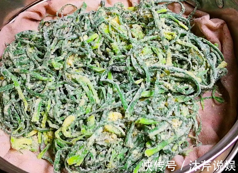 婆婆丁|蒸野菜时怎么做不变色教你正确的做法步骤,野菜松散鲜香不发粘