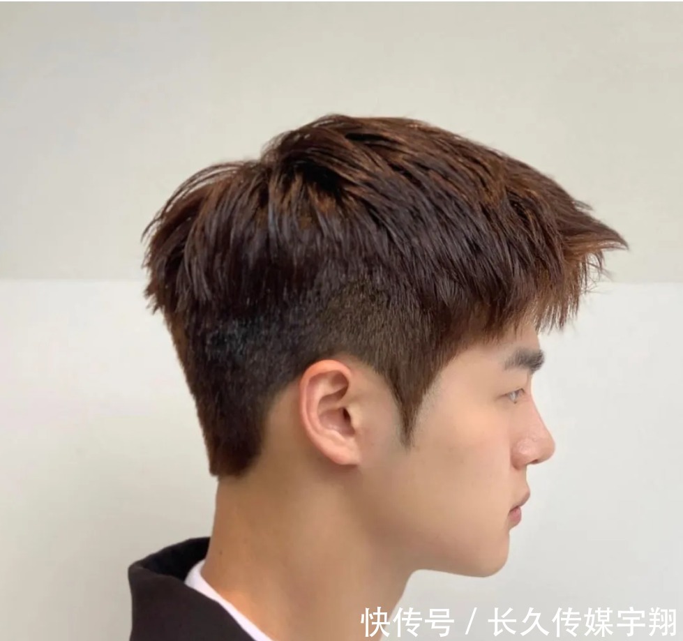 长相|男人帅不帅，三分看长相七分靠发型，同意吗