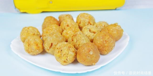 想吃肉丸子,用这种做法,肉末加一块老豆腐,锅里一炸,真香