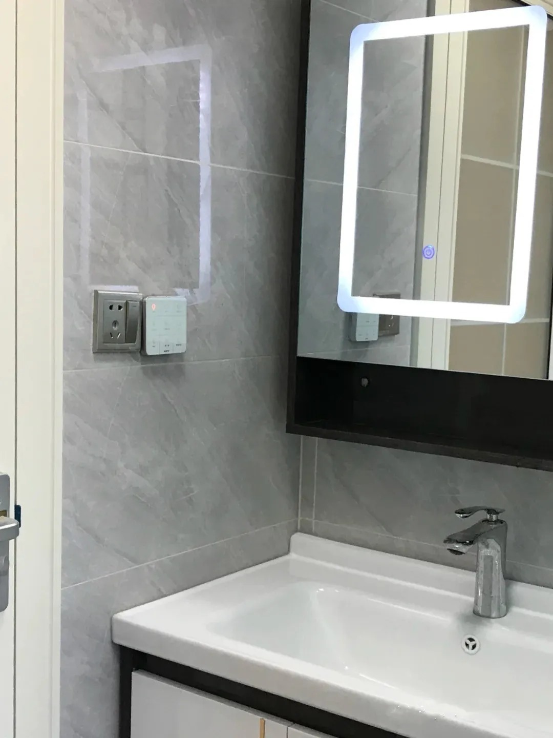 背景墙|马上搬新家了,全屋大白墙被说是贫穷风,我却觉得整洁干净很舒适