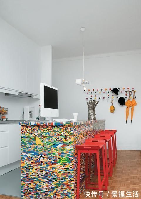 乐高玩具|孩子不玩的乐高玩具,老公攒了1000个拿去补墙角,效果太赞