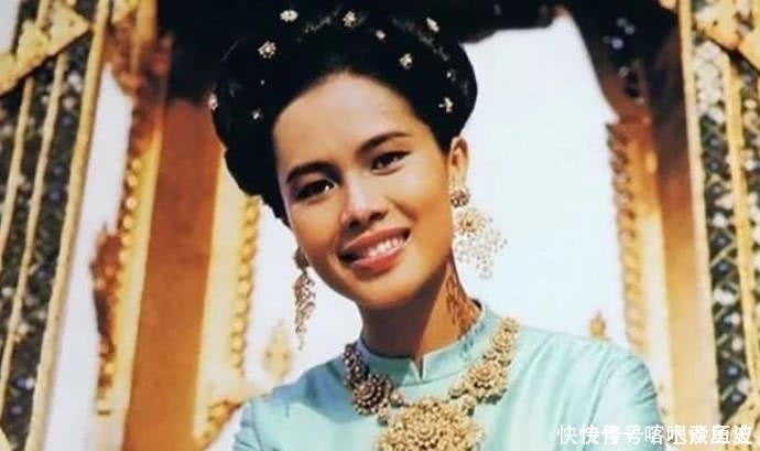 a94|苏提达又东施效颦!佩戴国宝“莲花宝链”,气场不及诗丽吉太后