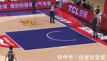 赵继伟|赵继伟砸球技犯,易建联警告,裁判为何敢使用双重标准践踏规则