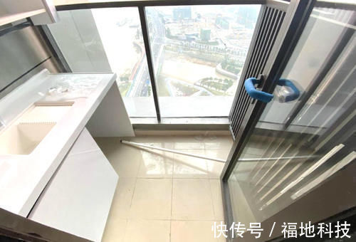 衣帽间|220㎡江景大平层,12米长的落地窗,这才叫高端大气上档次