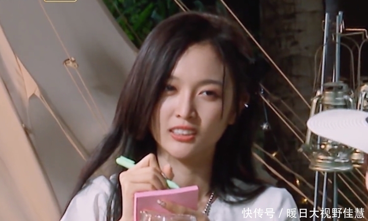 收视稳了!张翰吴宣仪宣布加入《妻旅5》,节目组官宣两人的身份