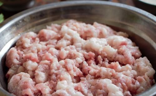 想蒸肉饼放什么东西进去最好吃呢？