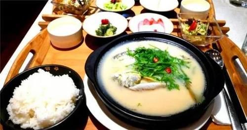 定食|吃遍大连-主食配菜小菜汤,一个盘内托出来,暖心的定食,丰富了你的肠胃~