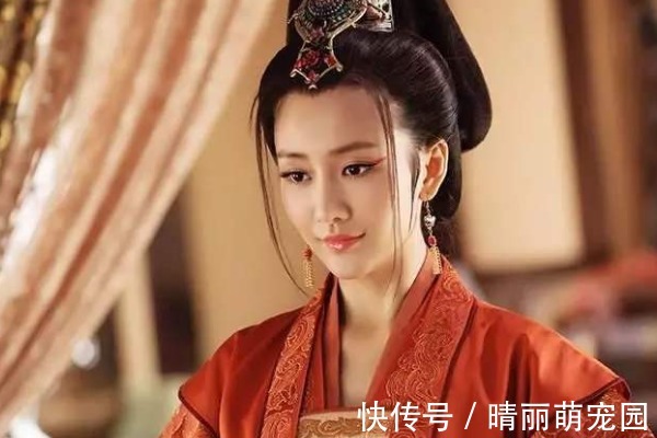 刘月娥$才女出上联“一杆银枪挡雄兵百万”,书生智对下联,却羞红了才女