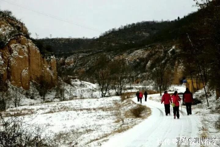 沙漠水：初春的小雪