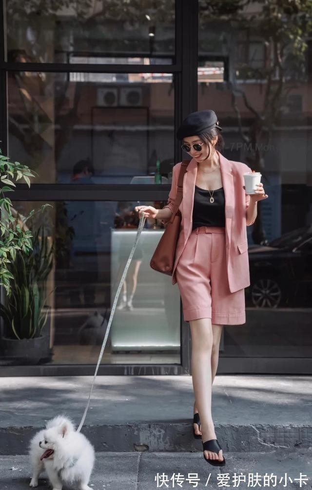 气质|女人到了中年,放弃T恤搭配小黑裤!学三木博主这样穿,高级气质