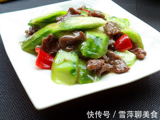 金针菇不炒不炖不凉拌，只需此法做，香嫩爽口，连锅也干净不用洗