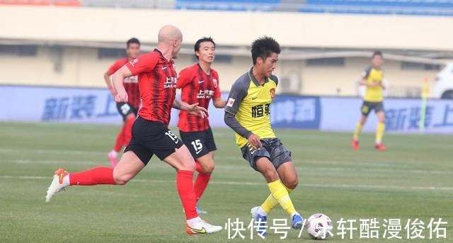 广州队|钱非万能!媒体人点评上港2021赛季失败,是广州队的反例