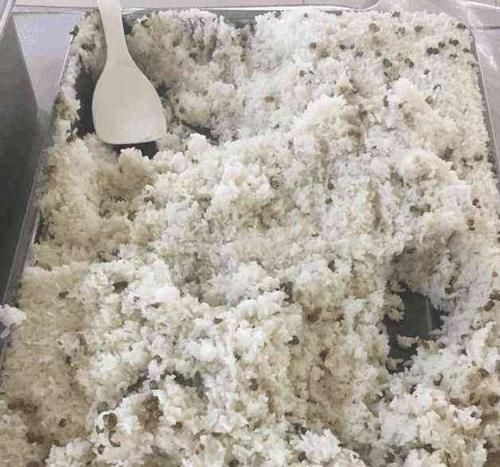  这家单位的食堂晚餐，5元钱管饱，你觉得划得来吗？