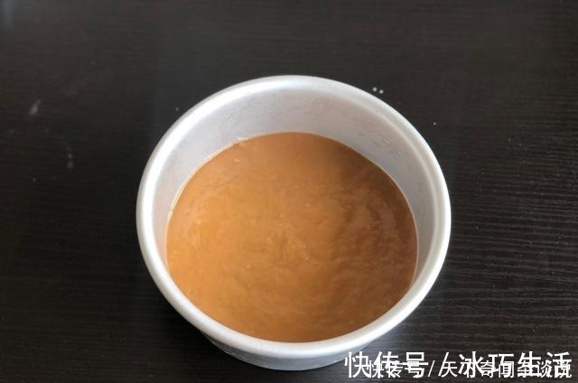 红糖发糕有弹性,不粘牙有诀窍,别光用面粉,加点它,一次就成功