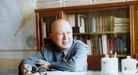 她是金庸表姐,给36岁钱学森介绍对象,钱却脸红着说:就你吧