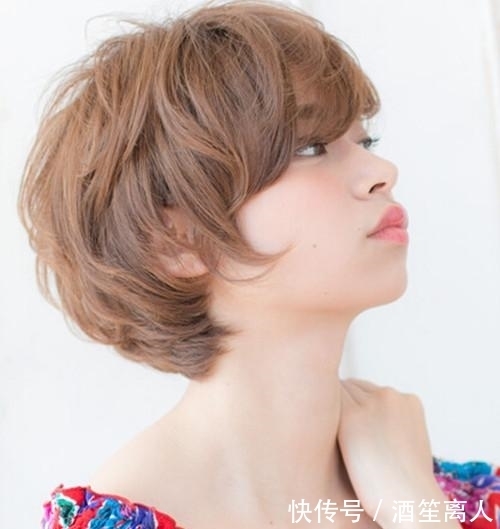 圆脸的小姐姐们看过来，4款发型你一定要试试