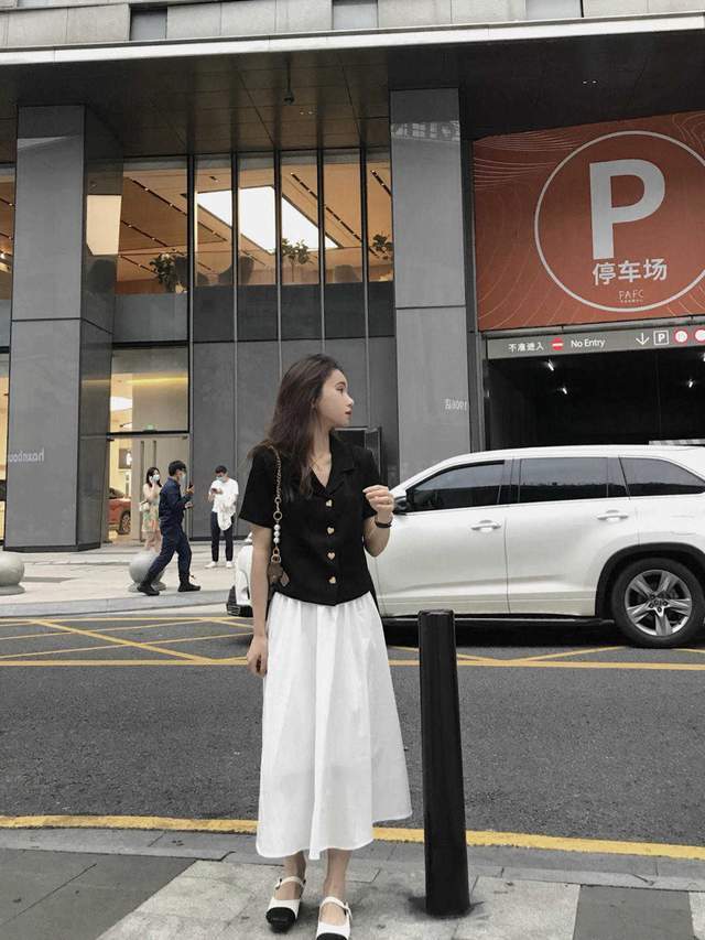 小白|白色衬衫的“高级穿搭”,搭配西装裤干练精致,职场圈里yyds