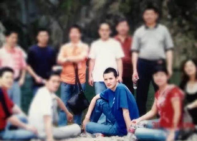 小伙@浙江80后小伙,放弃铁饭碗当和尚,却被富二代美女倒追,为啥