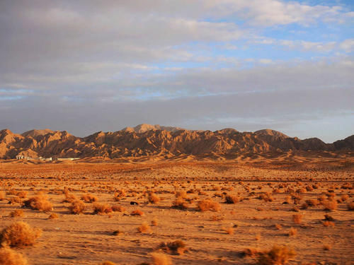 地球上最像火星的地方，荒凉寂寞寸草不生，住一晚太空舱2000块