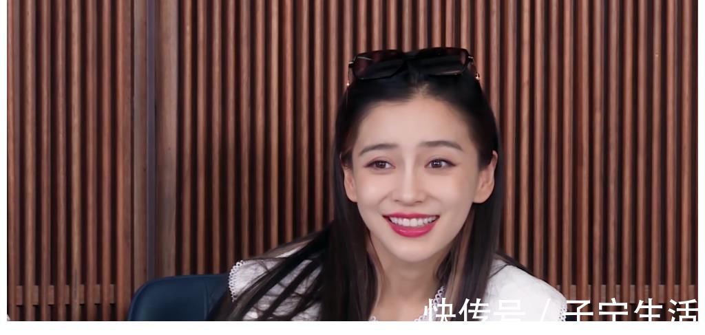 苗苗和baby節(jié)目中多次同框,當(dāng)看到兩人側(cè)臉時,才發(fā)現(xiàn)原來鄭愷眼光真毒