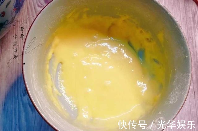 做什么蛋糕？蛋奶酥比蛋糕更容易上手，而且口味更香酥