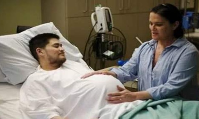 首例|世界上首例“怀孕生子”的男性,五年后达成愿望,还生了3个小孩