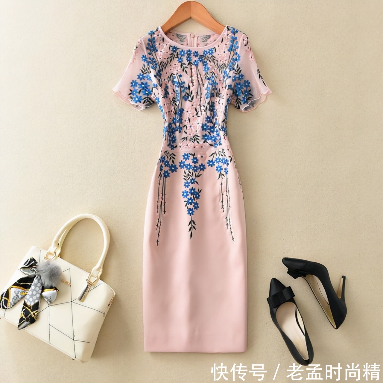 刺绣 修身A字裙,30岁的女性都这么穿,更添一抹韵味