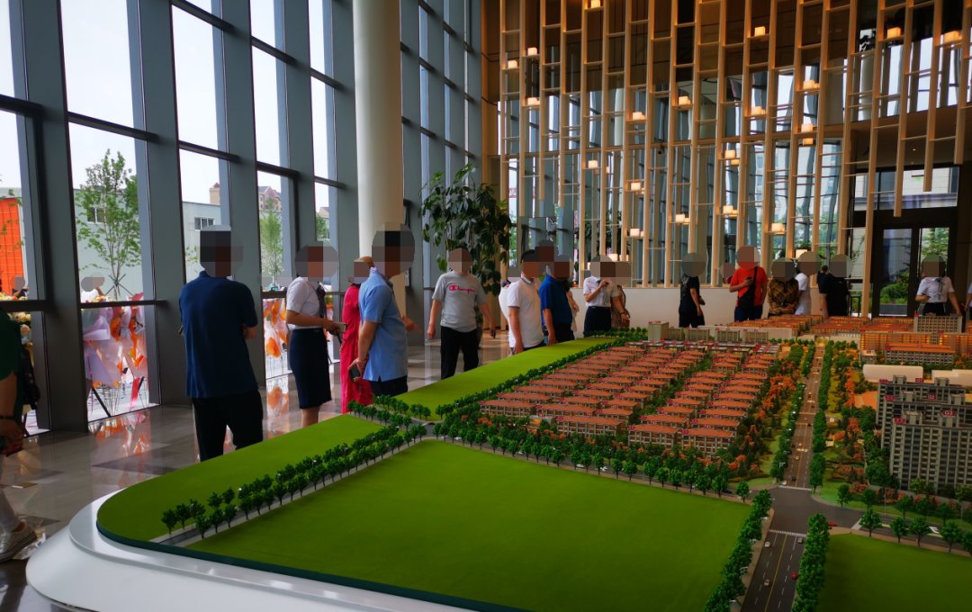 伟峰|长春伟峰东域二期开盘，总价近400万的房子，还没开盘就快没了