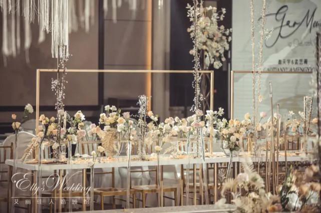 精致饱满又不失时尚感的香槟色系婚礼，这种风格的婚礼你喜欢吗