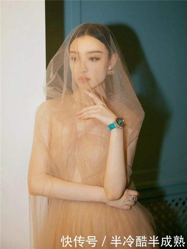 皮肤偏黄黑的女生，还是穿“淡漠色”最好看，时髦显白衬好气色