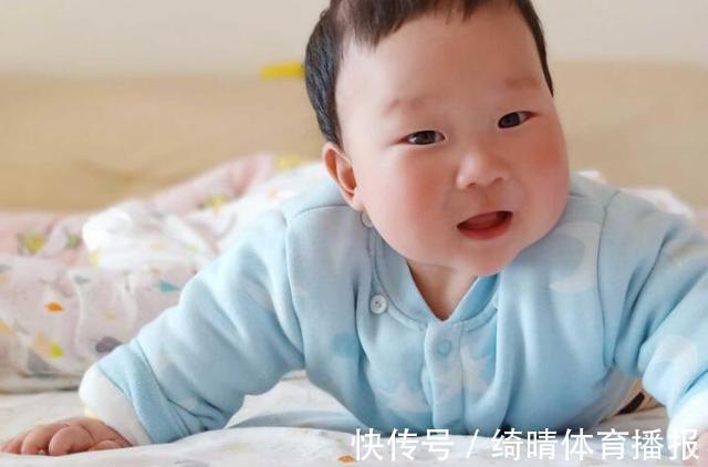 发育|宝宝几个月会翻身和长牙,很多妈妈做错,耽误宝宝发育