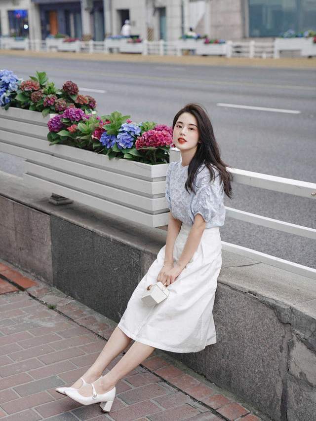 文艺|法式浪漫文艺风,针织开衫搭配半身裙高级优雅,温柔又气质