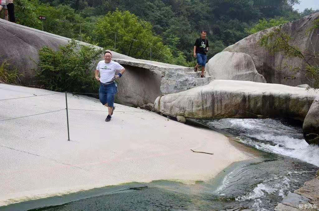 中年|西峡龙潭沟