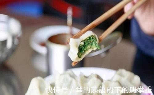 做素菜饺子,别每次都用白菜和韭菜了,放“它”,做出来比肉还香