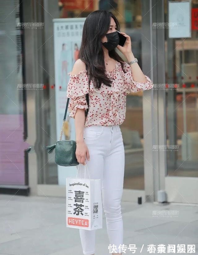 小姐姐 小姐姐用一字肩吊带衫搭配九分修身裤,洋气高级!