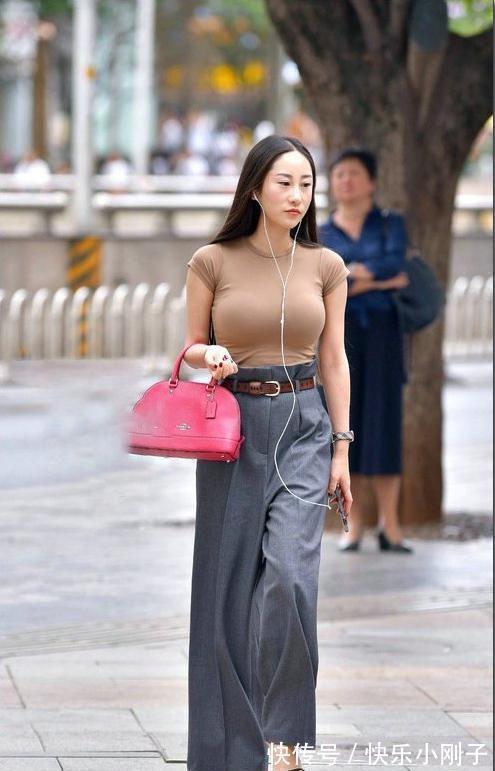 打扮 打底裤的打扮显瘦更立体,带来无限活力感,甜美和优雅兼具