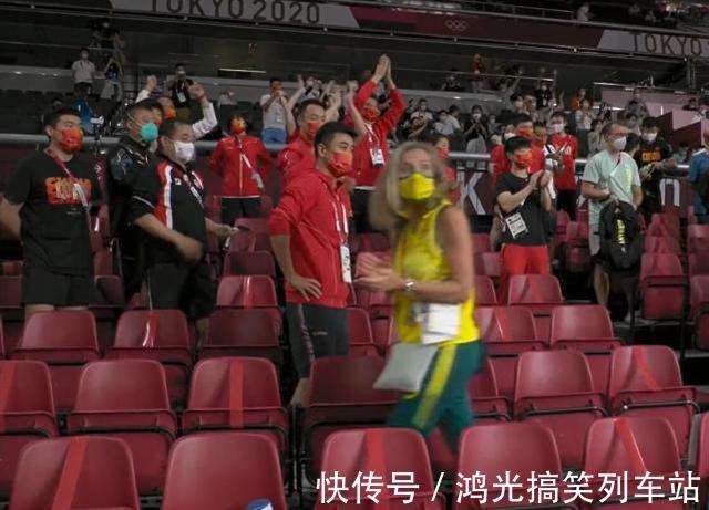 波尔|啥情况!国乒冠军团混入一外国姑娘,离开时这举动满满的尊敬
