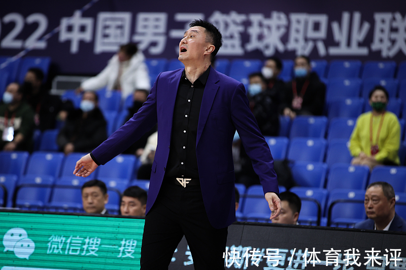 cb4戰(zhàn)3負(fù)！易建聯(lián)的苦笑，杜鋒的無奈，廣東男籃衛(wèi)冕之路難上加難