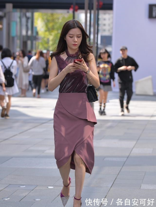 上衣 女人40岁一枝花,姐姐高贵紫打扮,只有老男人能欣赏吧!