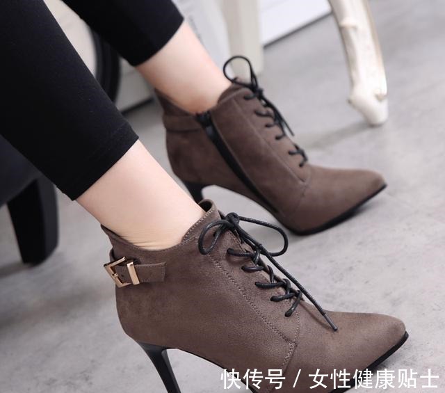 欧美 细跟尖头马丁靴,明星们都离不开,穿出自信和高贵的气质!