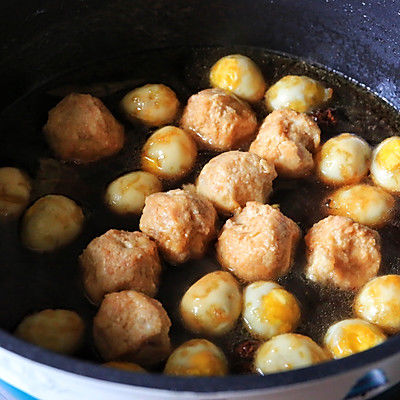 姜葱片|肉圆虎皮鹌鹑蛋