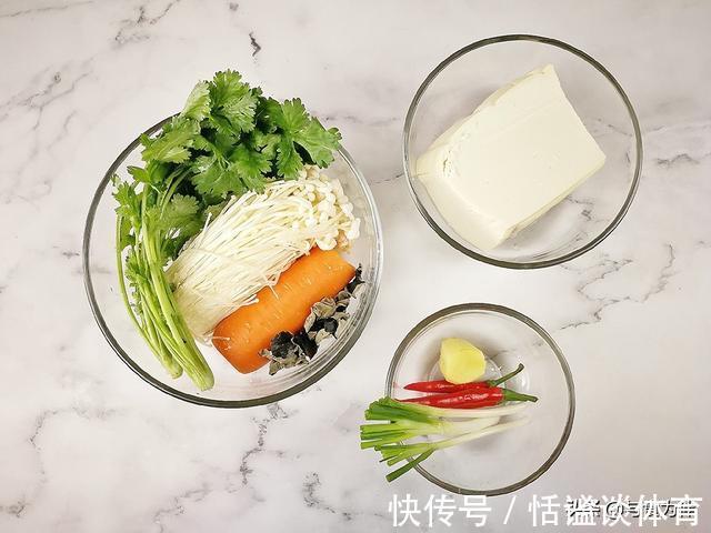 黑木耳|寒露过后,天气乍寒多喝汤,豆腐和这3样食材搭配,从头暖到脚