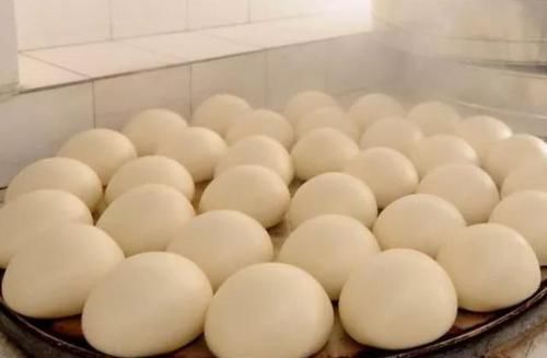 蒸馒头用酵母已经过时了，换成这种做法，馒头又香又白还筋道好吃