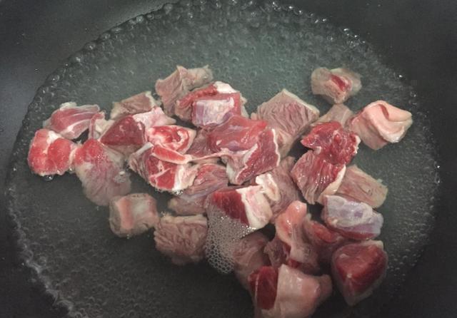 炖牛肉时,切记别放这调料,加了相当于毁牛肉,很多吃货都不懂