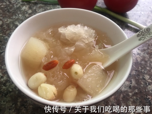 百合|入秋后别喝绿豆汤了,多吃这碗糖水,清热润燥,养心安神,特舒服