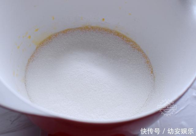 电饭锅蛋糕不蓬松还塌陷?注意这几个细节,我做一次就成功