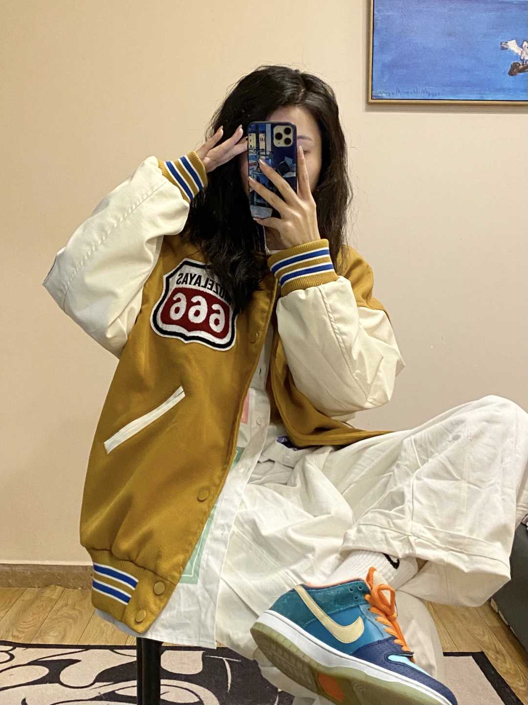 工装裤 冬天不要总穿黑裤子了,这些白色长裤清爽减龄又百搭,谁穿谁美