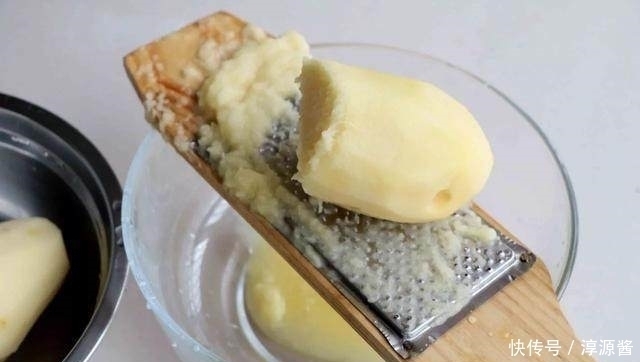 饺子|用土豆做了10个，一人吃了8个；营养超级全面，完爆任何一种吃法