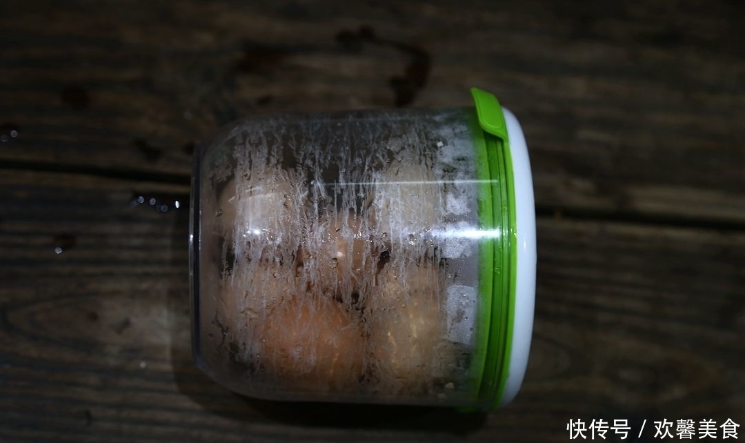 想吃茶叶蛋太简单!完美“蜘蛛网”纹路,“晃一晃”即成!