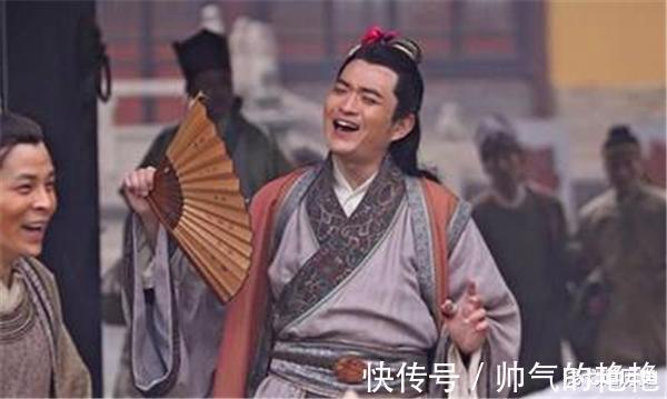 高衙内!为何林冲娘子会自尽,高衙内得手了锦儿向林冲讲述目睹的全过程